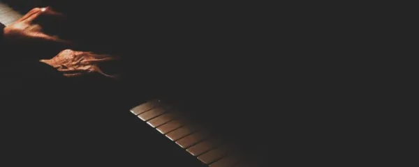 Dawn Landes – Keep On Moving Chord Progression on Piano, Ukulele, Guitar and Keyboard.