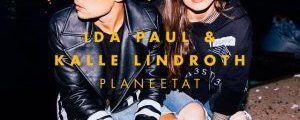 Planeetat by Ida Paul & Kalle Lindroth on Piano, Ukulele, Guitar and Keyboard.