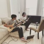 Bad guitar habits for beginners