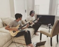 Bad guitar habits for beginners