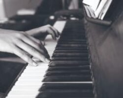 Best Piano Finger Placement and why yallemedia
